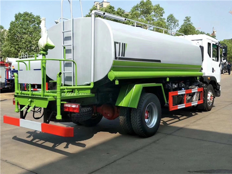 東風(fēng)D9大多利卡灑水車